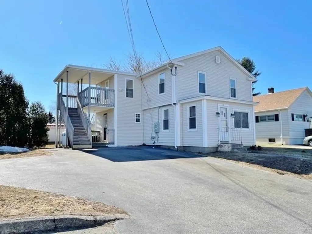 28 Dupont Avenue Biddeford ME 04005