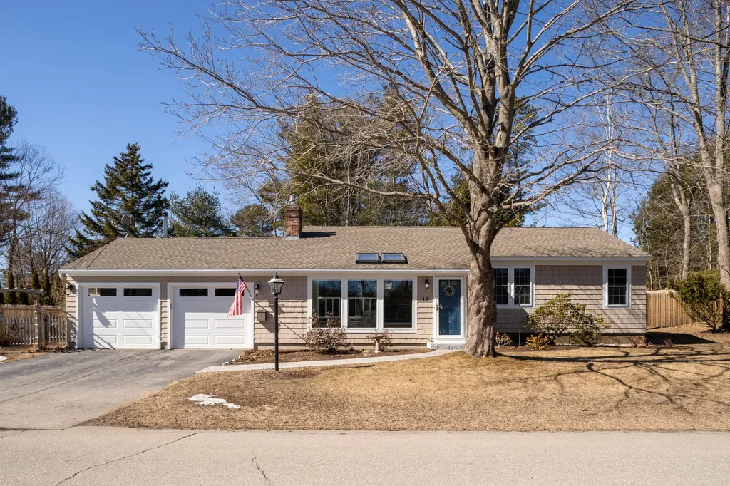 12 Ridgewood Circle Kennebunk ME 04043
