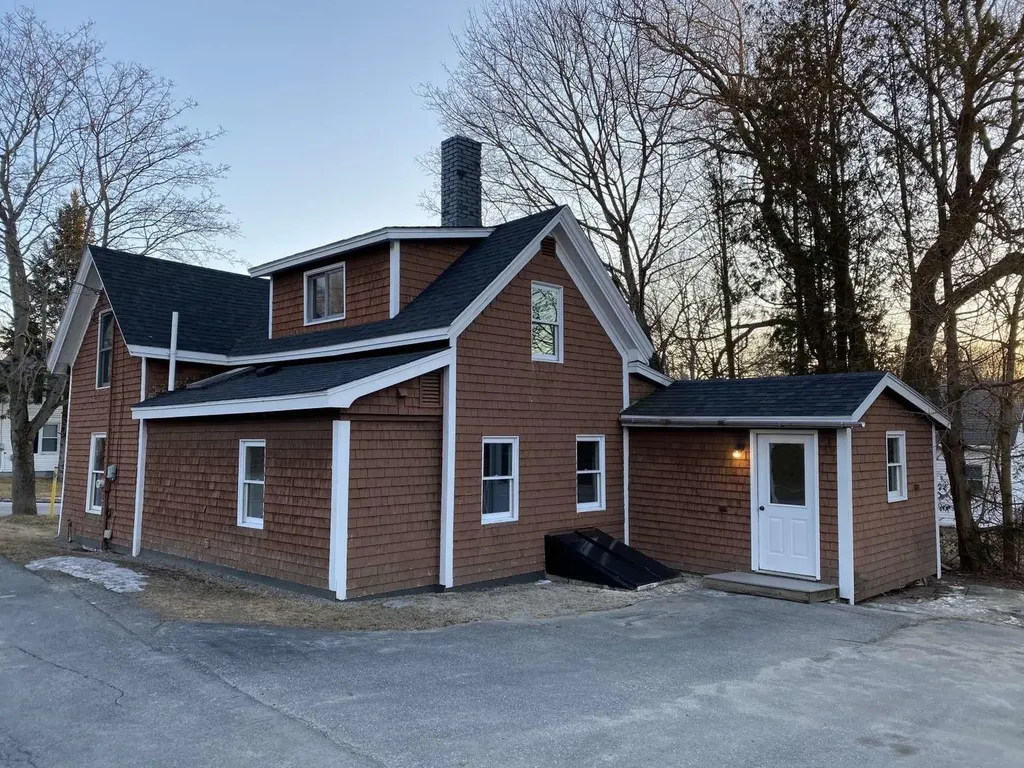 16 Pond Street Bucksport ME 04416