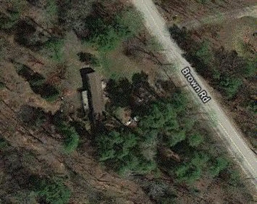 15 Brown Road Wiscasset ME 04578
