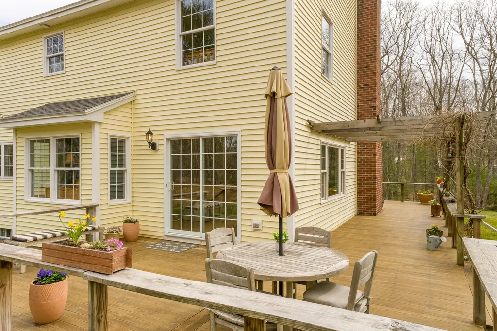 49 Stonewall Road Harpswell ME 04079