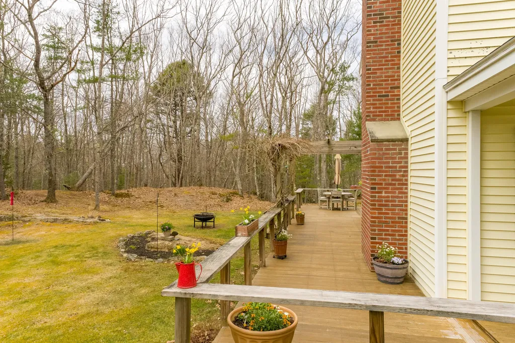 49 Stonewall Road Harpswell ME 04079