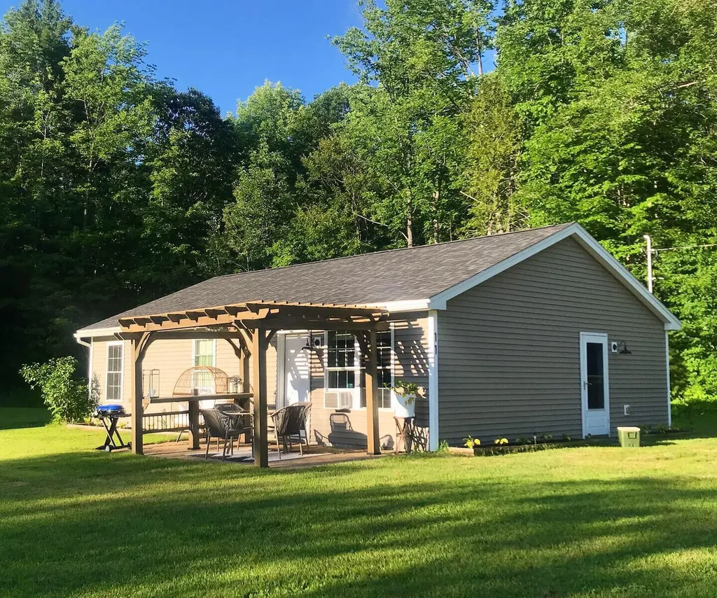 11 Meadow Drive Sidney ME 04330