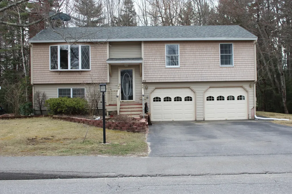 12 Patricia Drive Topsham ME 04086