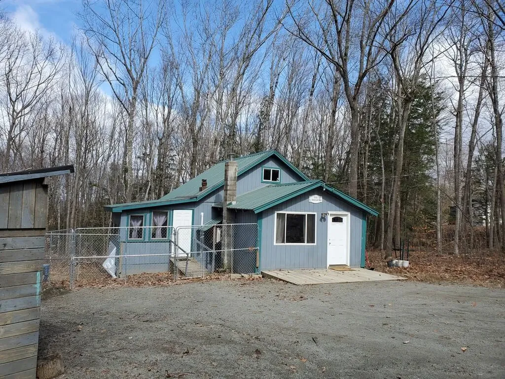 111 Lower Detroit Road Plymouth ME 04969