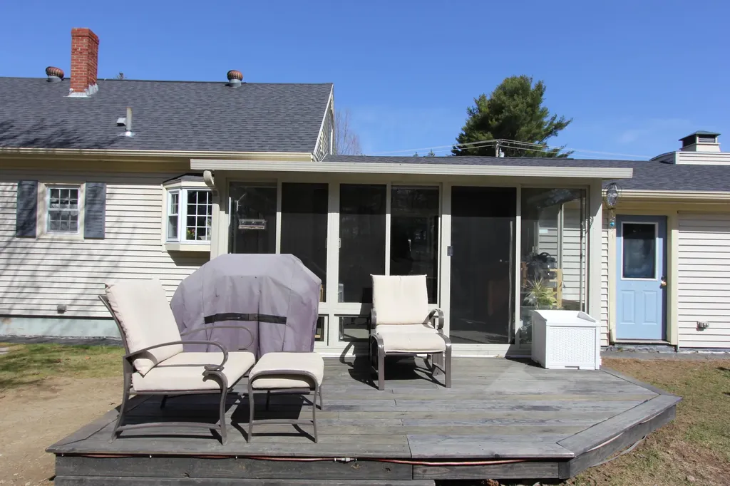 1377 Sabattus Street Lewiston ME 04240