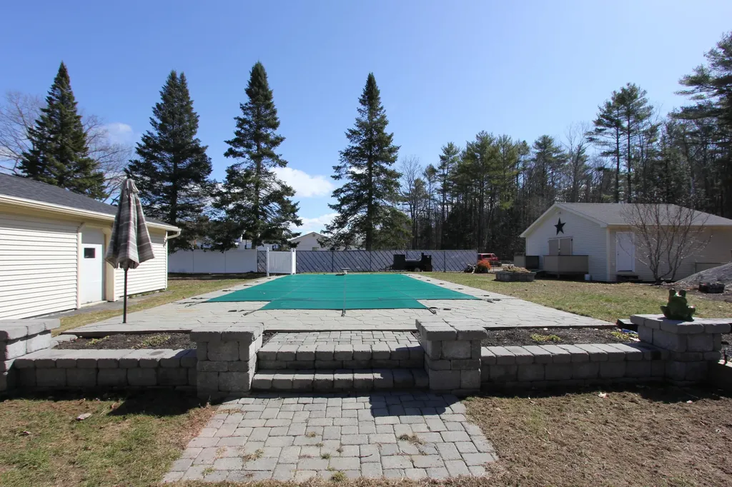 1377 Sabattus Street Lewiston ME 04240