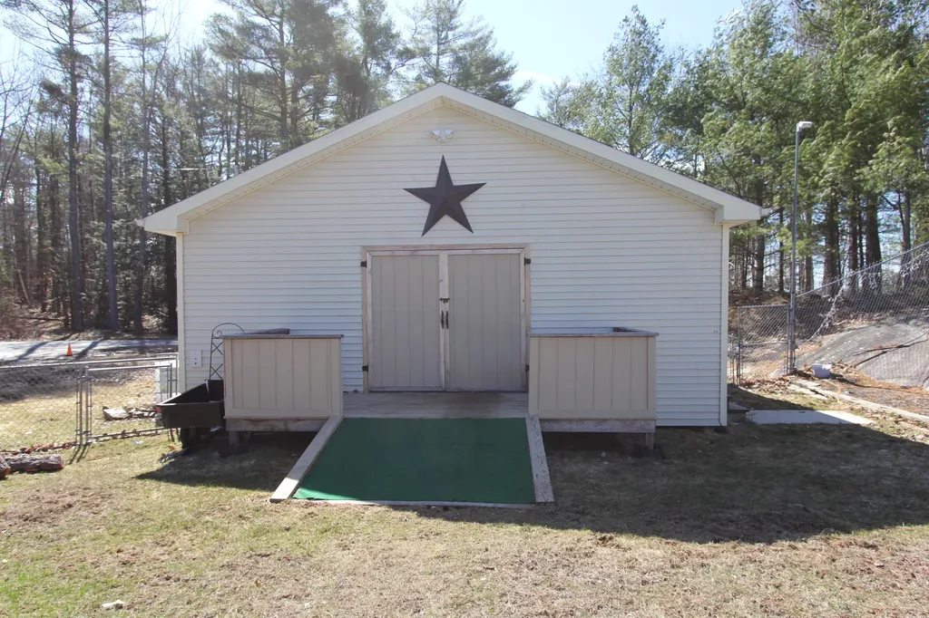 1377 Sabattus Street Lewiston ME 04240