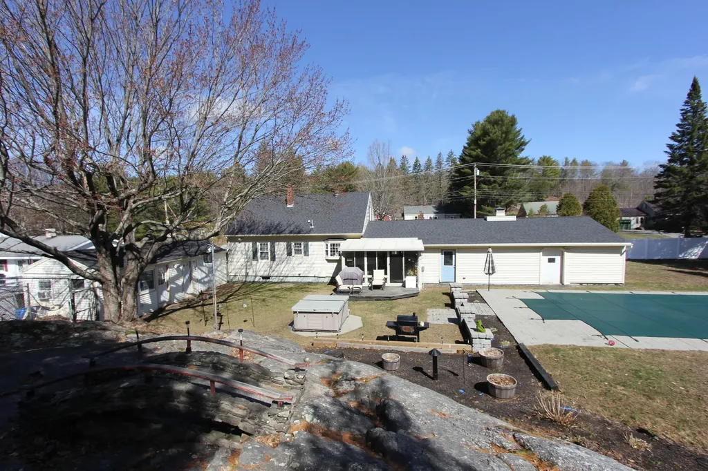 1377 Sabattus Street Lewiston ME 04240