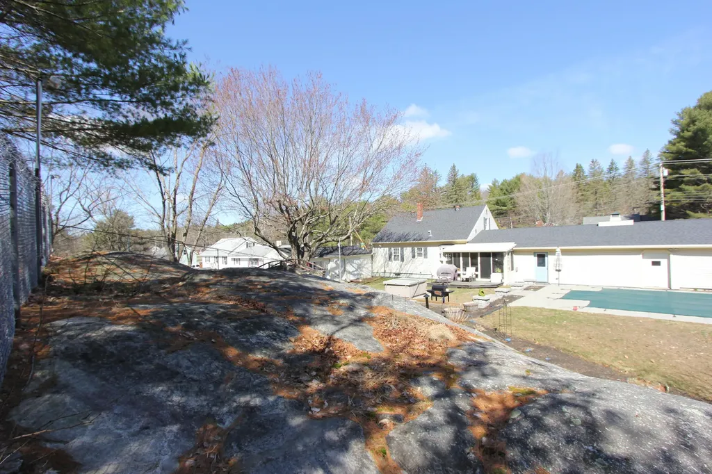 1377 Sabattus Street Lewiston ME 04240