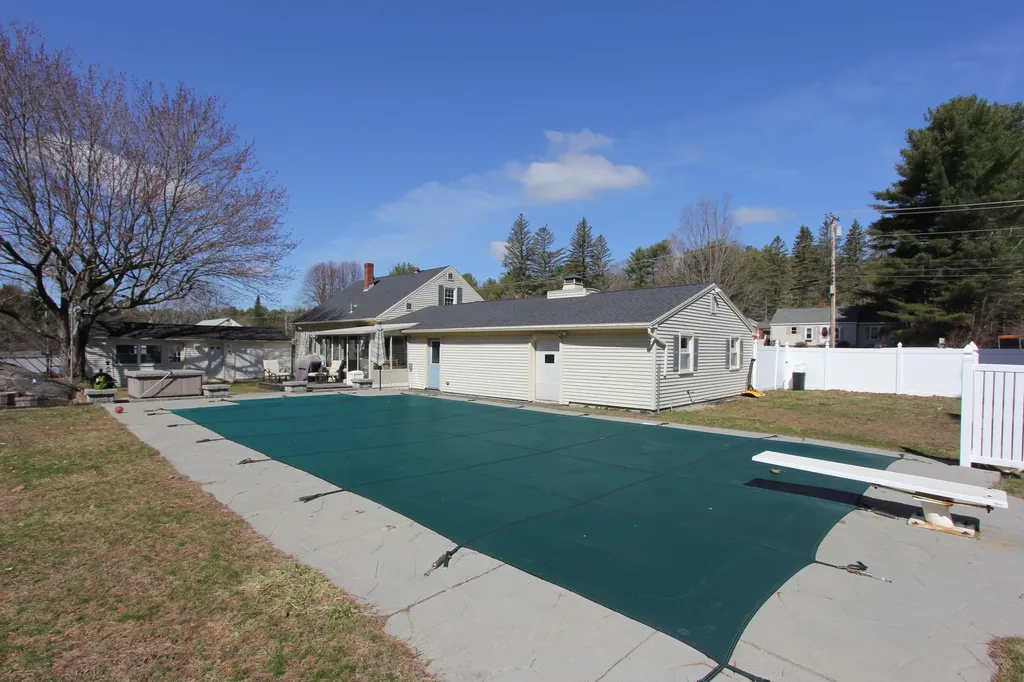 1377 Sabattus Street Lewiston ME 04240