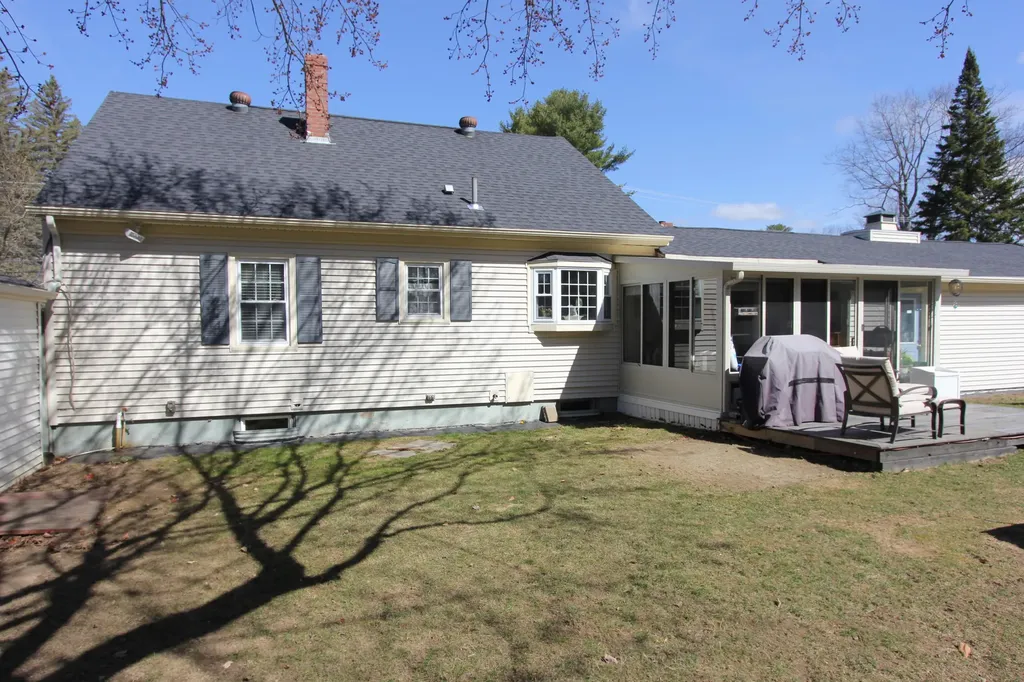 1377 Sabattus Street Lewiston ME 04240