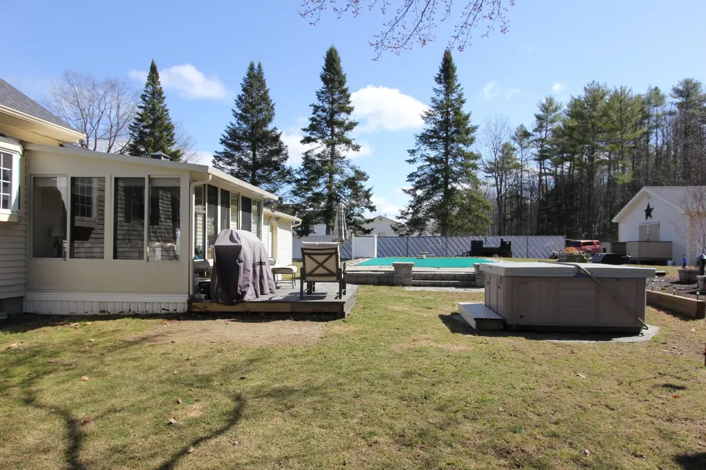 1377 Sabattus Street Lewiston ME 04240