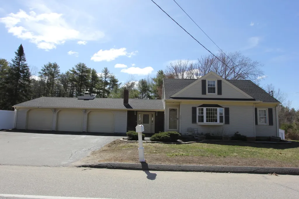 1377 Sabattus Street Lewiston ME 04240