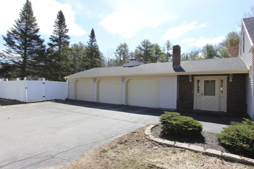 1377 Sabattus Street Lewiston ME 04240