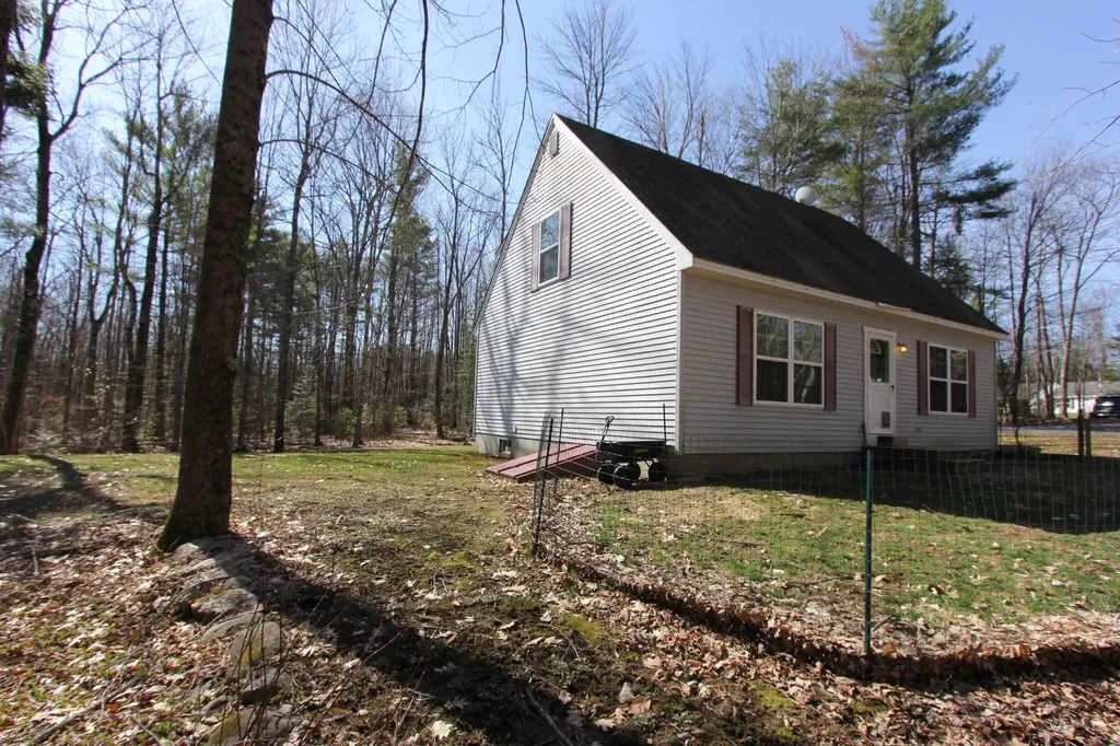 288 Warren Road Monmouth ME 04259