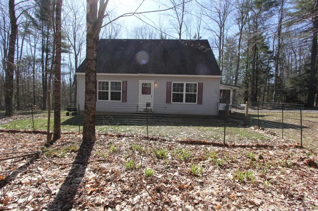 288 Warren Road Monmouth ME 04259