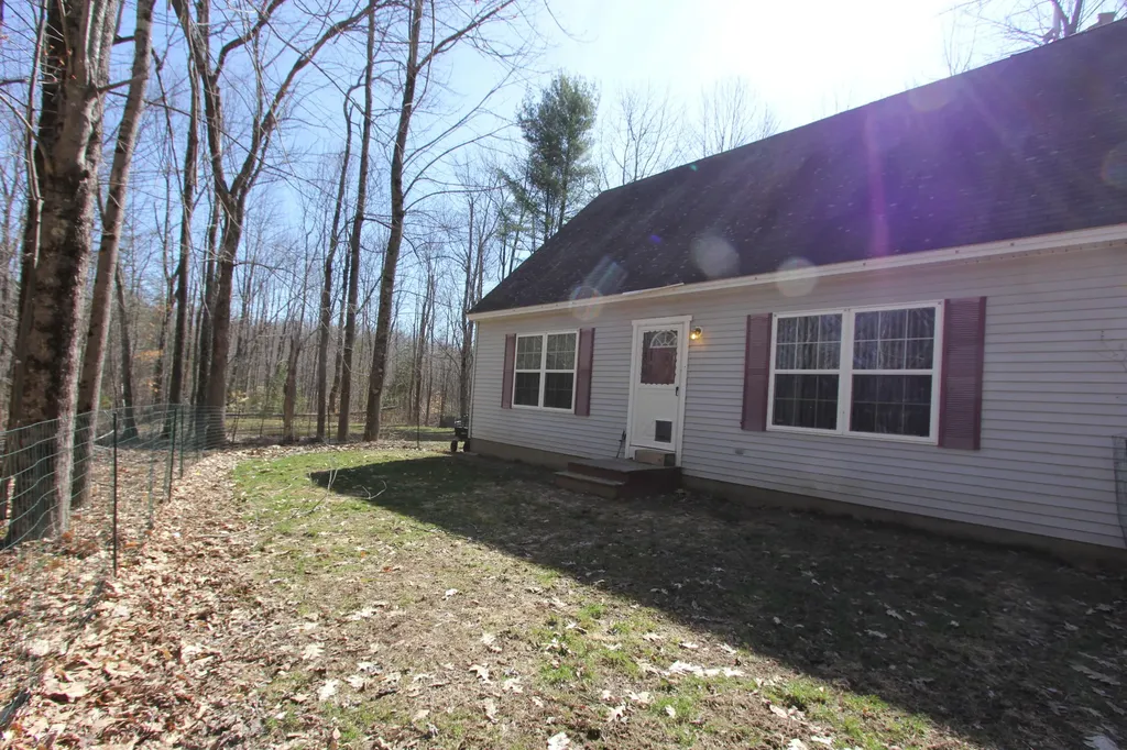 288 Warren Road Monmouth ME 04259