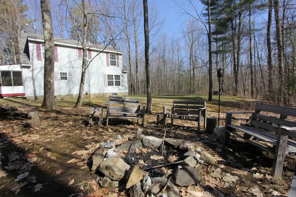 288 Warren Road Monmouth ME 04259