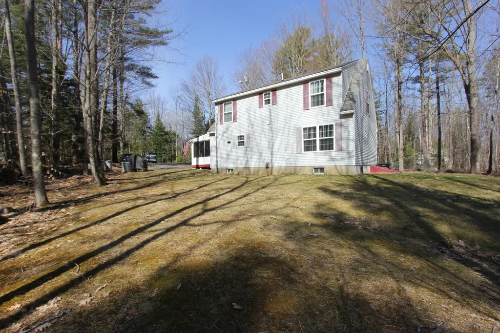 288 Warren Road Monmouth ME 04259
