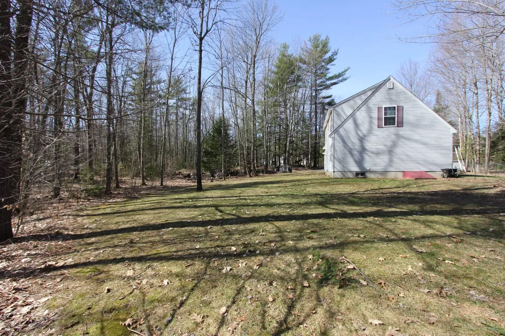 288 Warren Road Monmouth ME 04259