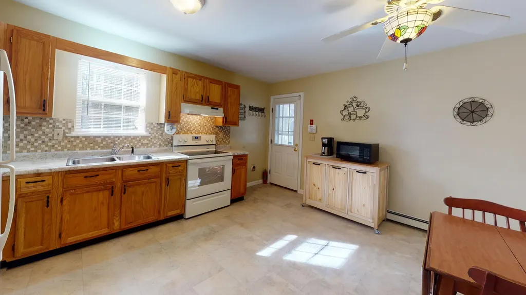 288 Warren Road Monmouth ME 04259