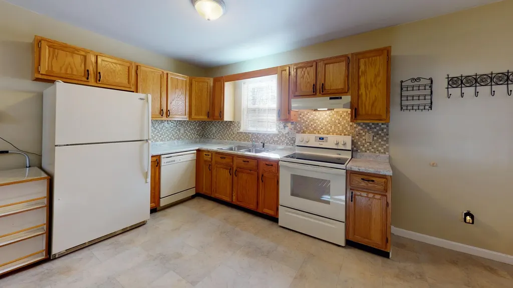 288 Warren Road Monmouth ME 04259