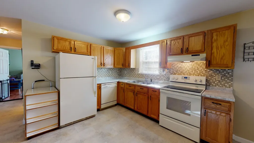 288 Warren Road Monmouth ME 04259