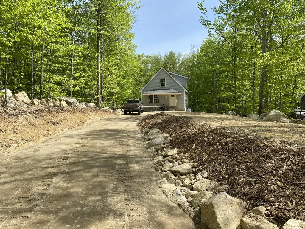 35 Escott Way Naples ME 04055