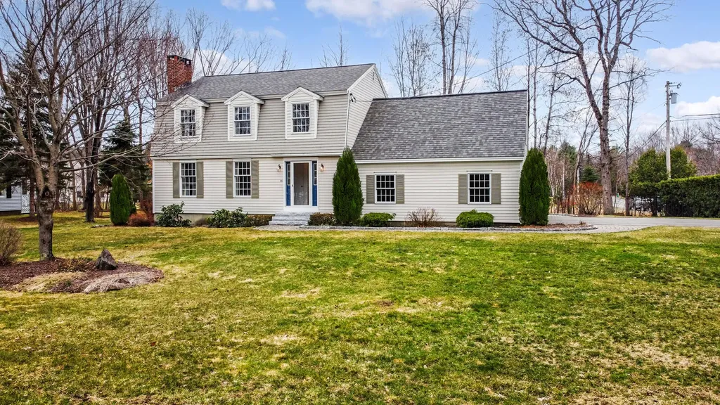 18 Woodlawn Drive Winslow ME 04901