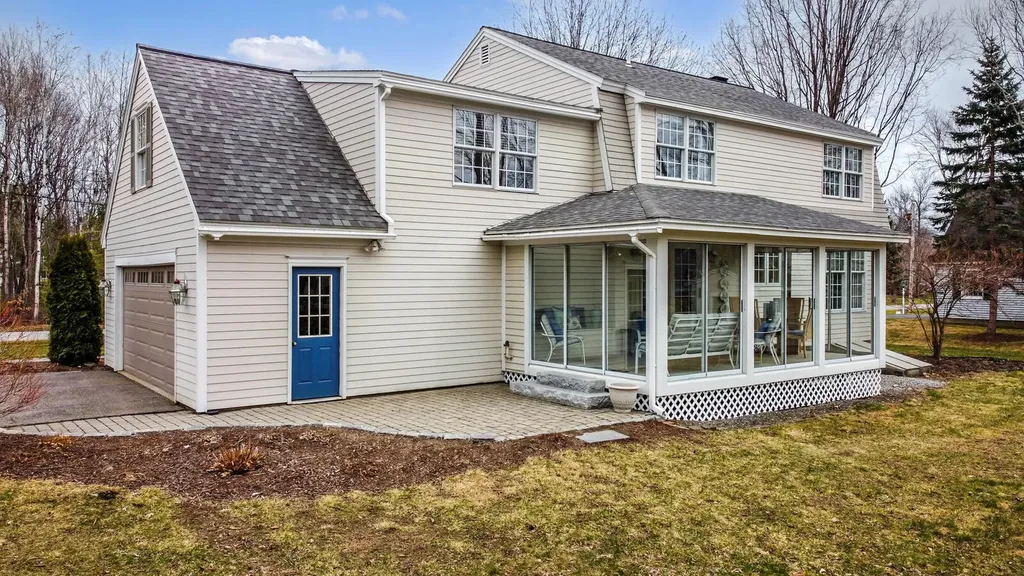 18 Woodlawn Drive Winslow ME 04901