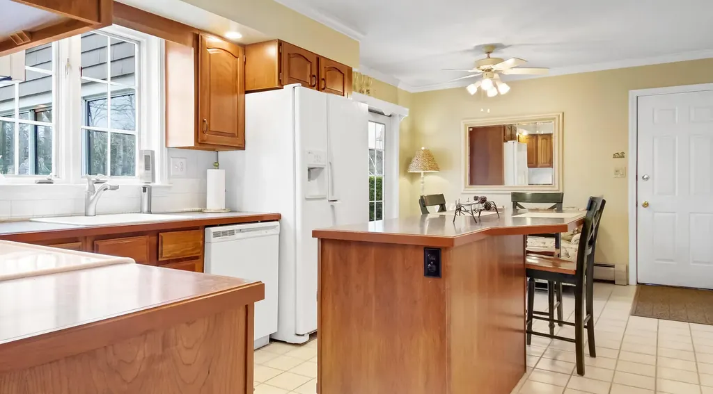18 Woodlawn Drive Winslow ME 04901