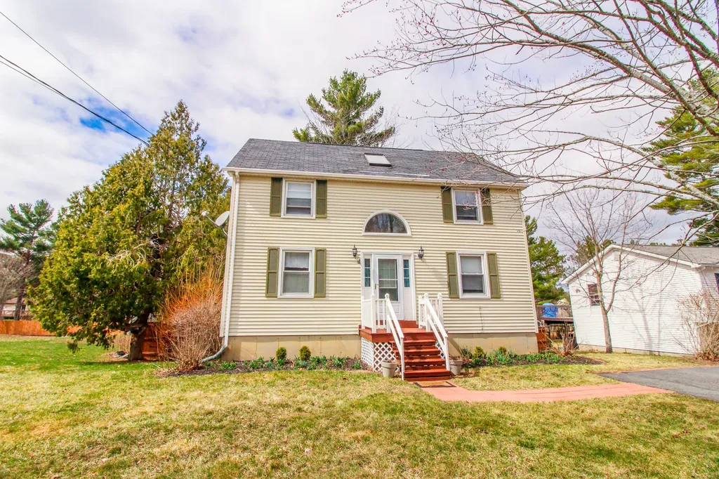 71 Yankee Avenue Bangor ME 04401