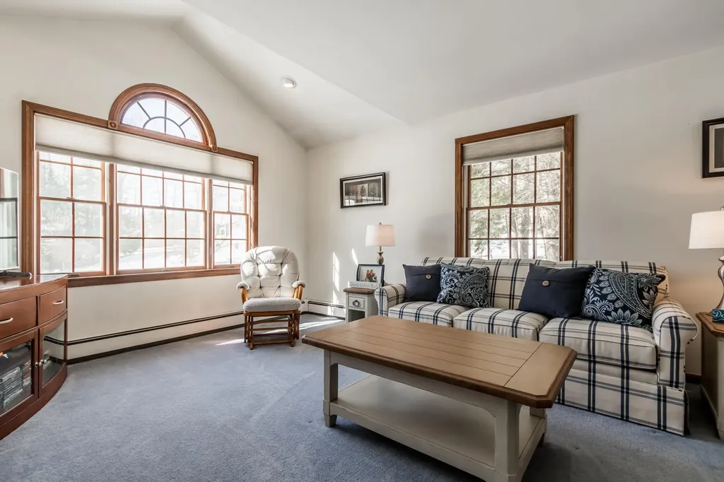38 Woodside Drive Lewiston ME 04240