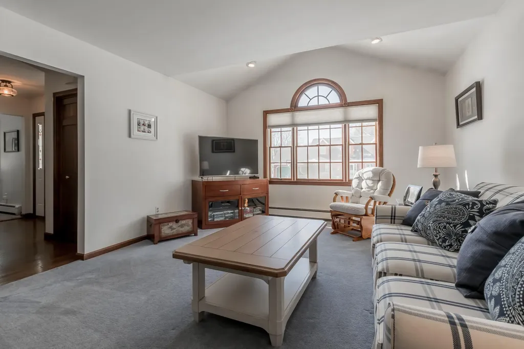 38 Woodside Drive Lewiston ME 04240