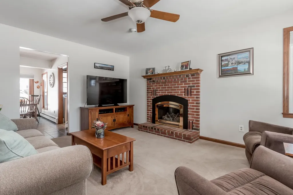 38 Woodside Drive Lewiston ME 04240