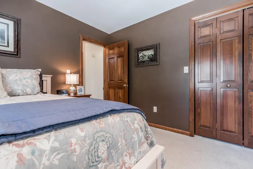 38 Woodside Drive Lewiston ME 04240