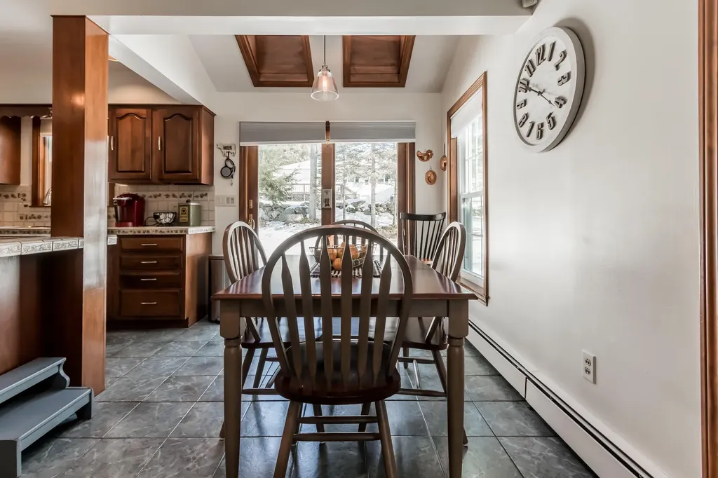 38 Woodside Drive Lewiston ME 04240