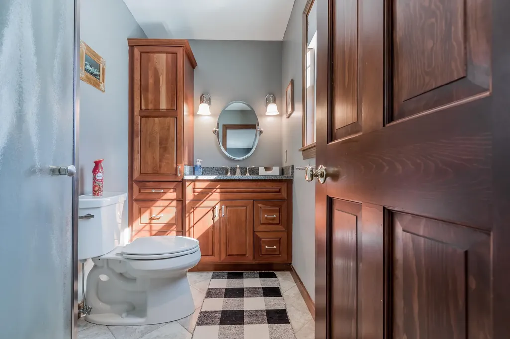 38 Woodside Drive Lewiston ME 04240