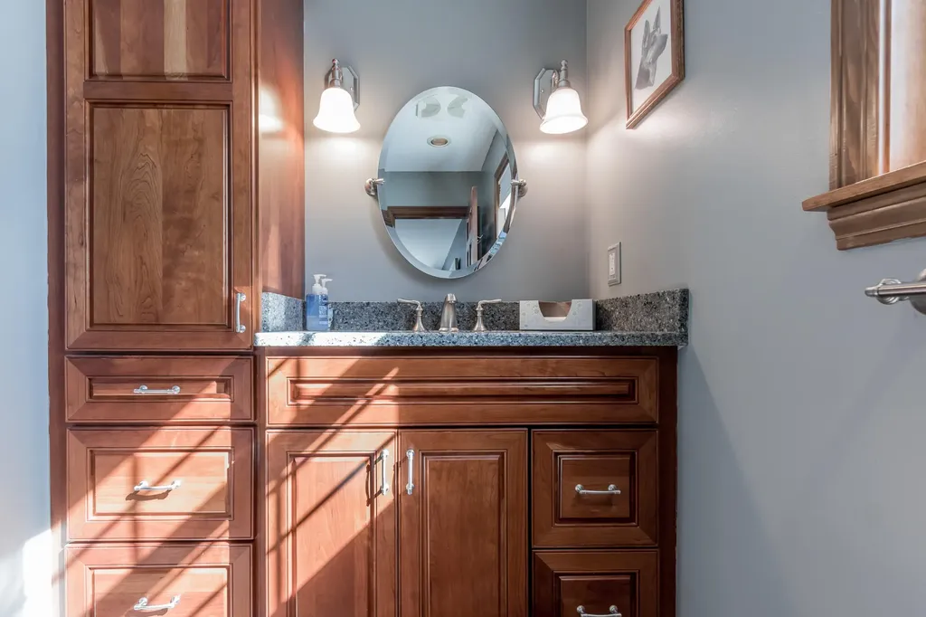 38 Woodside Drive Lewiston ME 04240