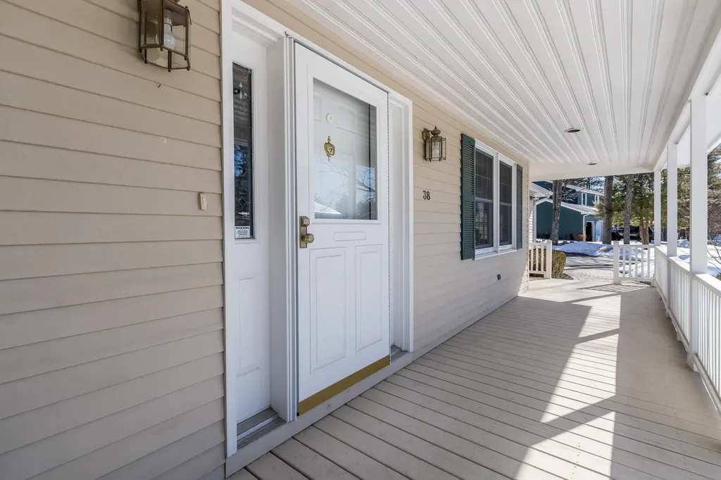 38 Woodside Drive Lewiston ME 04240