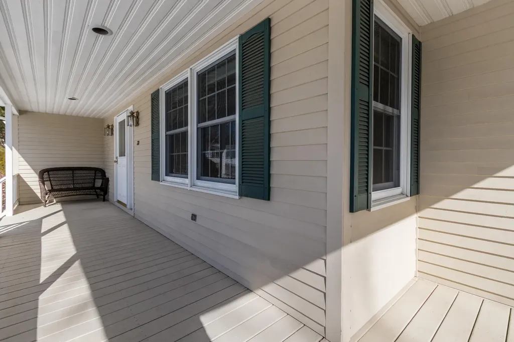 38 Woodside Drive Lewiston ME 04240