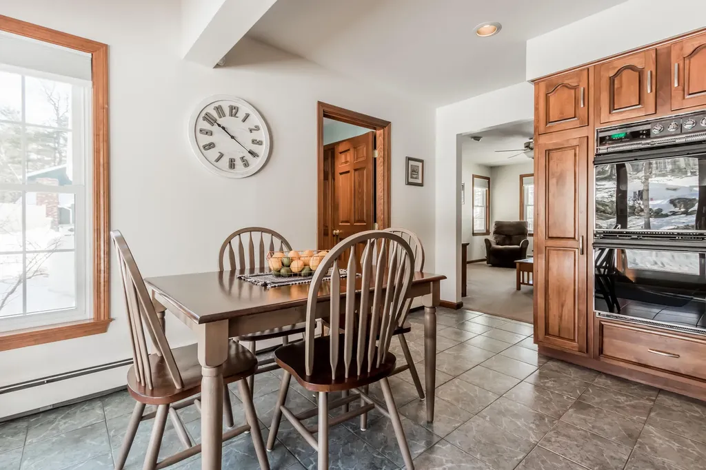 38 Woodside Drive Lewiston ME 04240