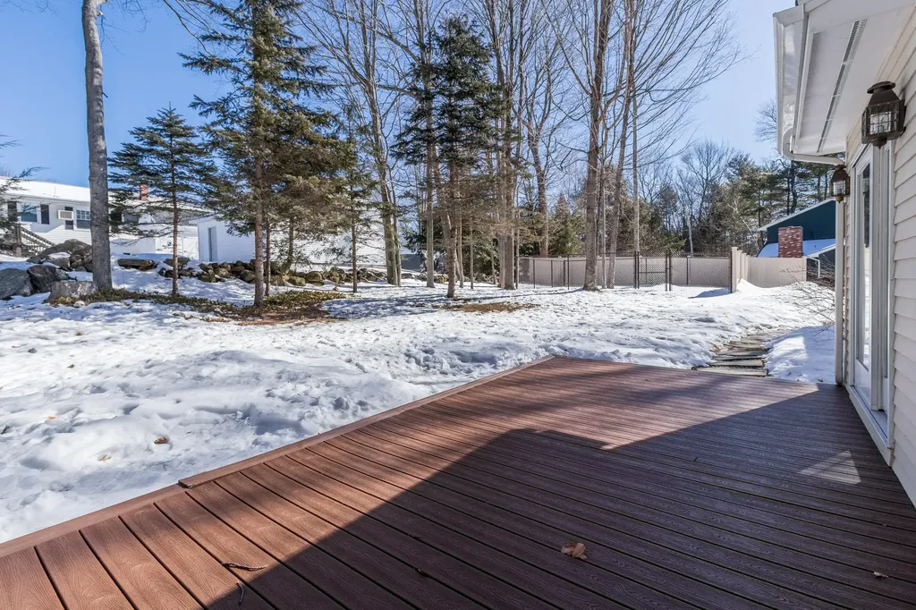 38 Woodside Drive Lewiston ME 04240