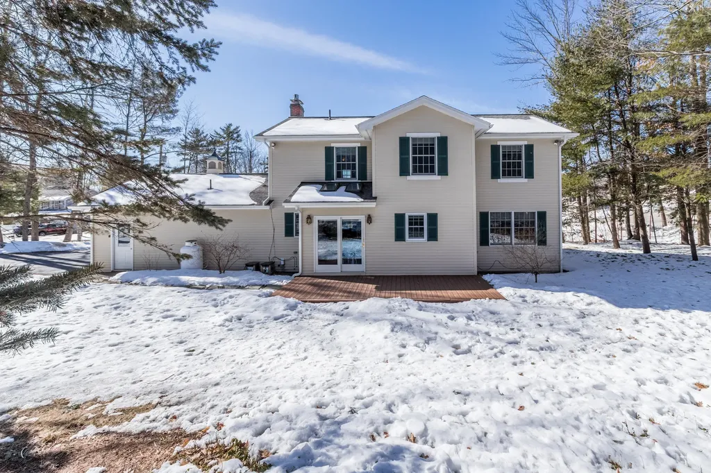 38 Woodside Drive Lewiston ME 04240