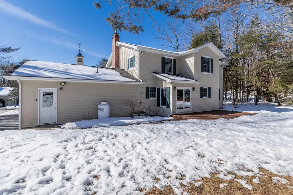 38 Woodside Drive Lewiston ME 04240