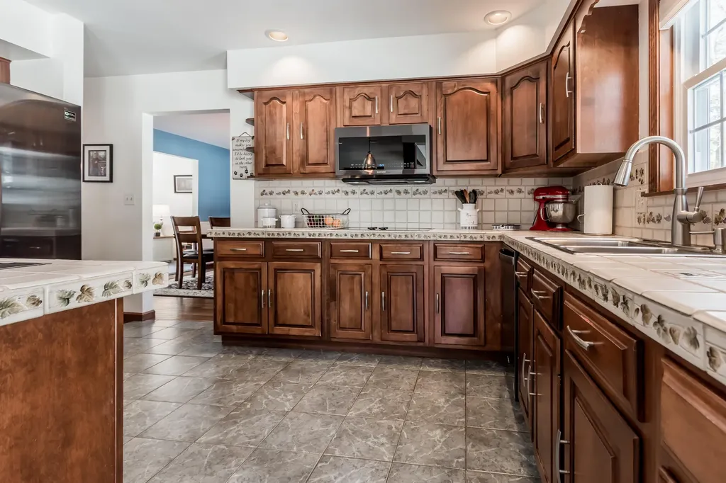 38 Woodside Drive Lewiston ME 04240