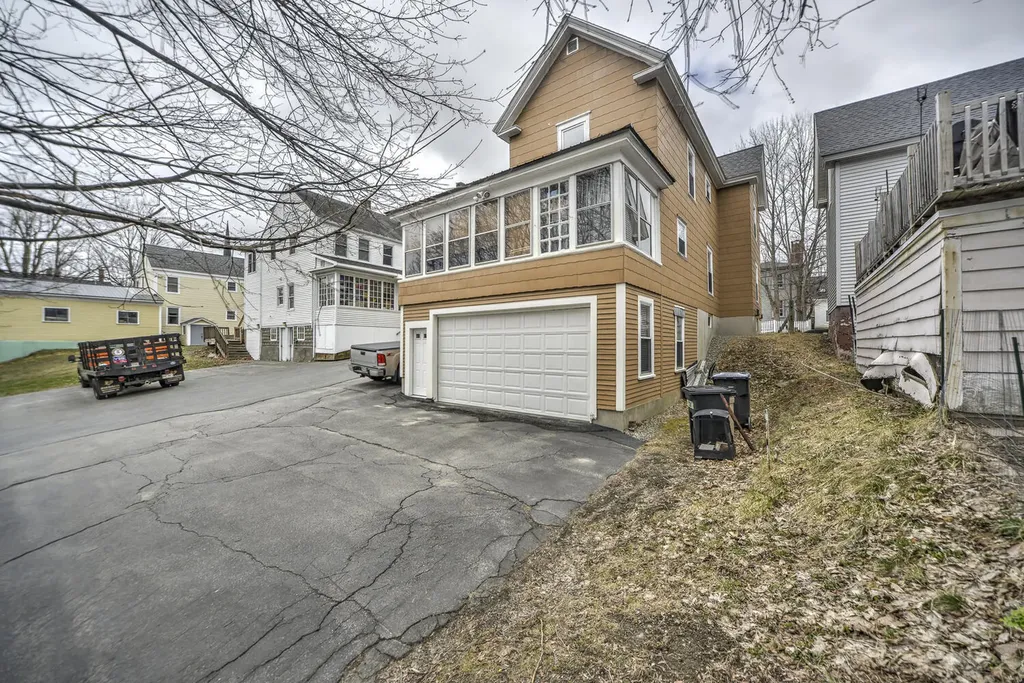 21 Crosby Street Augusta ME 04330