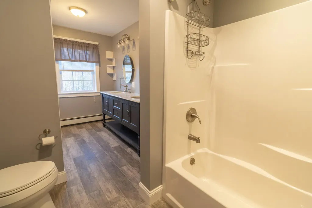 553 Route 135 Monmouth ME 04259