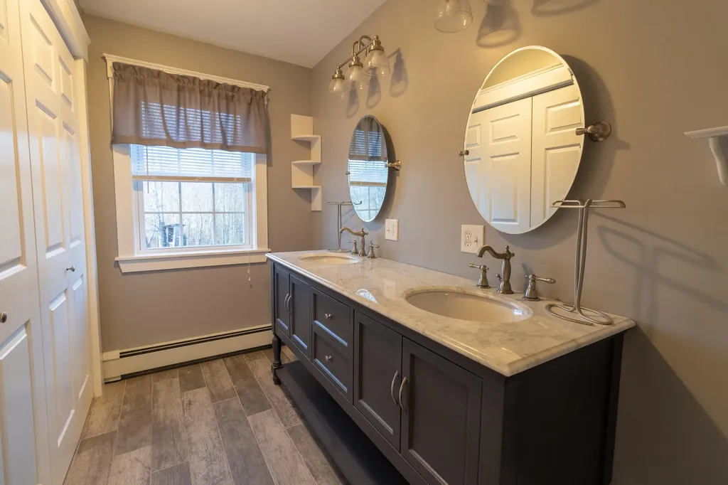553 Route 135 Monmouth ME 04259